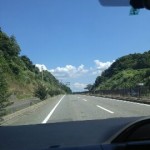 青い空、青い海。夏のデートは時間も気を付けよう。