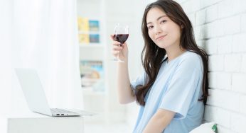 Zoom飲み会を楽しく！盛り上がる話題のコツ