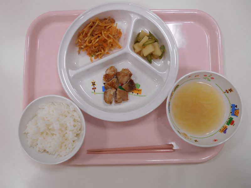 今日は洋食です♪