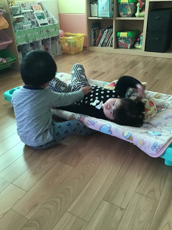 小さな小さな保育士さん♪