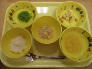 8月18日(金)の給食・おやつ