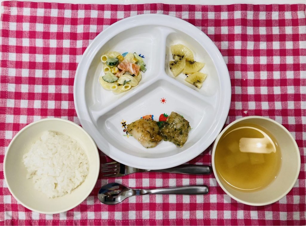 11月21日(火)の給食・おやつ