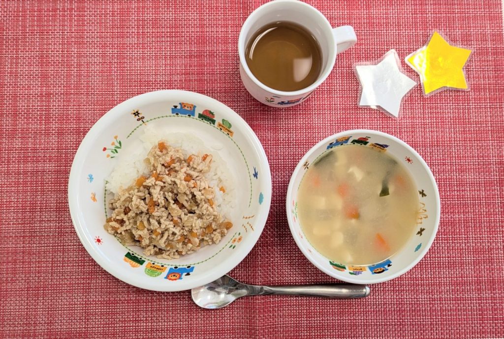 【2月15日㈯の給食・おやつ】