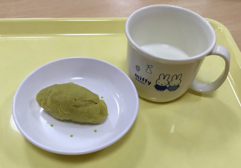 9月23日(水)の給食・おやつ