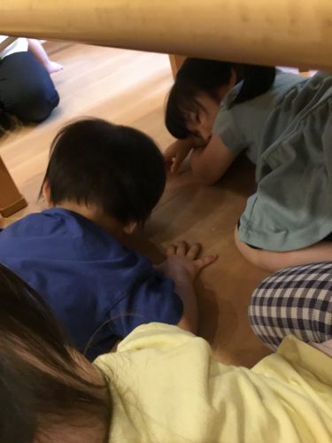 ?避難訓練黄色い防災頭巾?