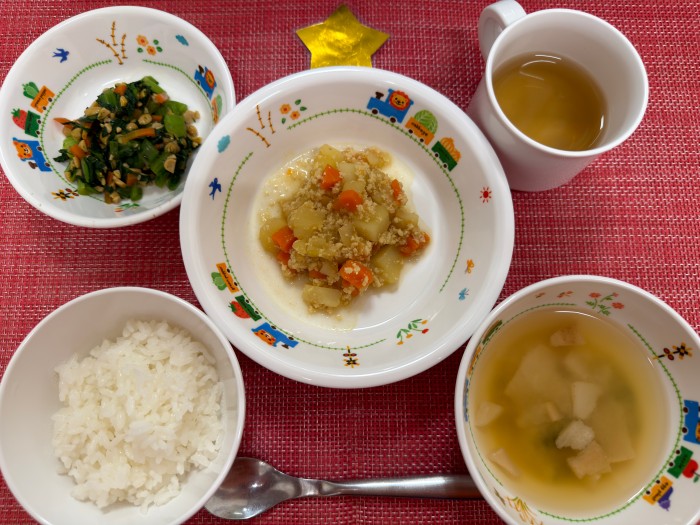 【12月16日㈫の給食・おやつ】