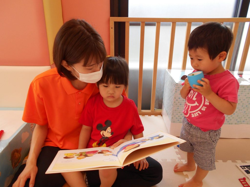 園ブログ　♪絵本を頂きました♪