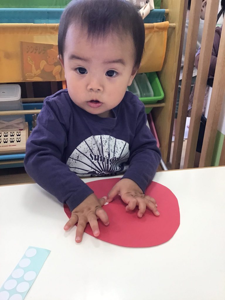 園ブログ　　?いちごの製作をしました?