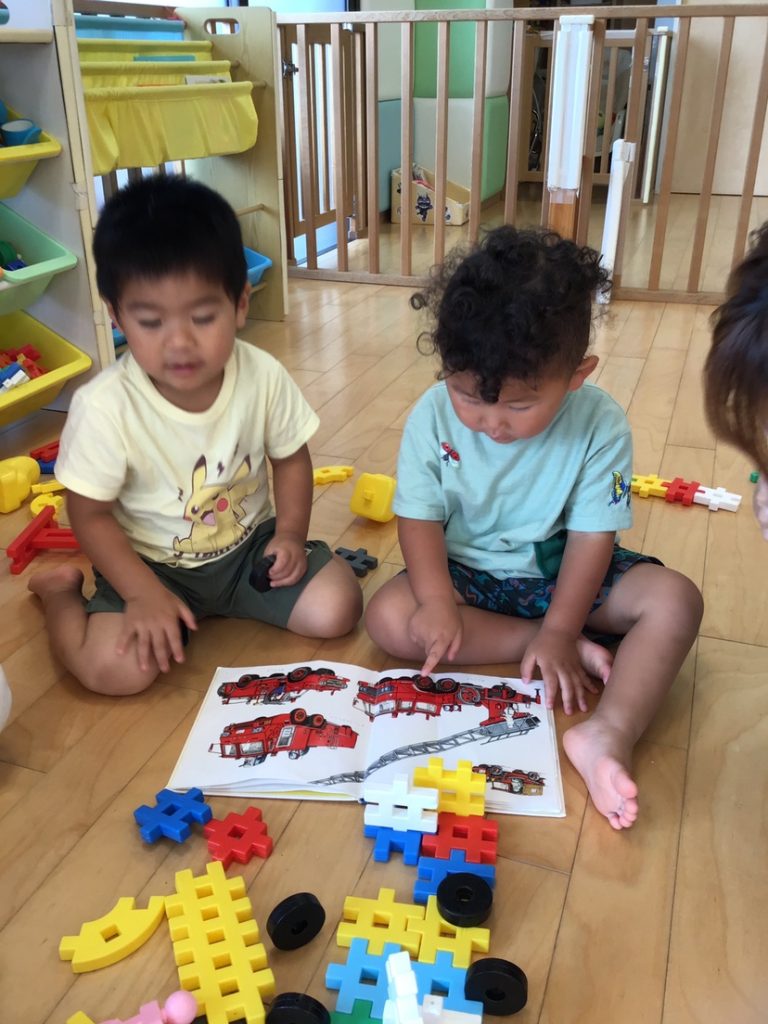 絵本ブログ「すかん・じどうしゃ」