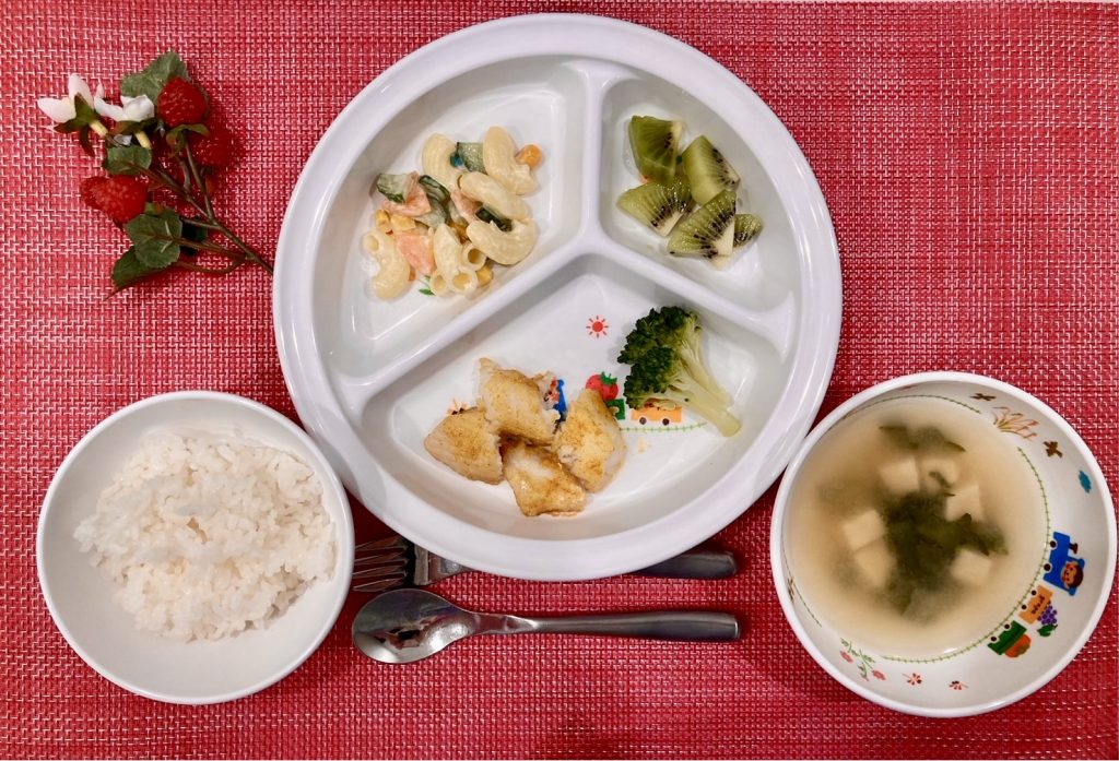 3月26日㈫の給食・おやつ