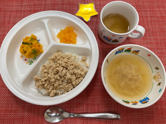 【11月25日㈫の給食・おやつ】