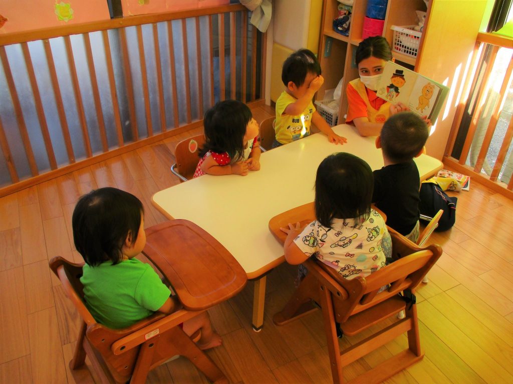 ?絵本読み聞かせプログラム?