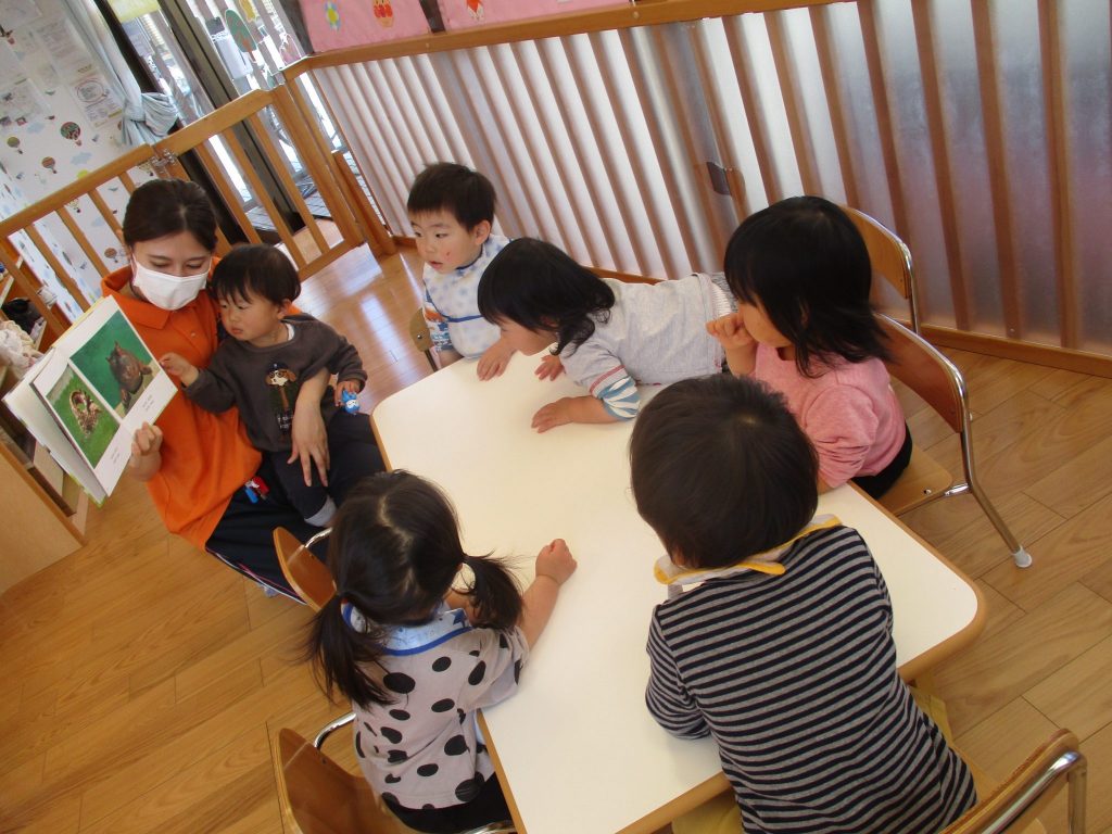 ?絵本読み聞かせプログラム?