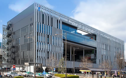 夏休みは図書館を活用して絵本を読もう！