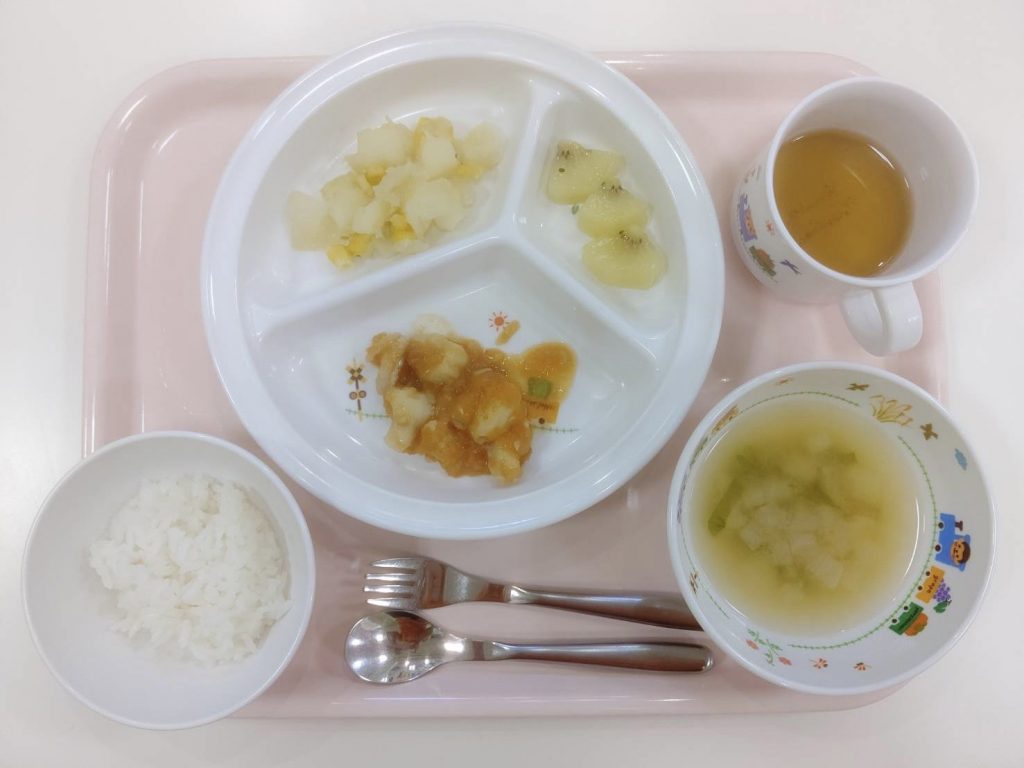 5月29日(月)の給食・おやつ
