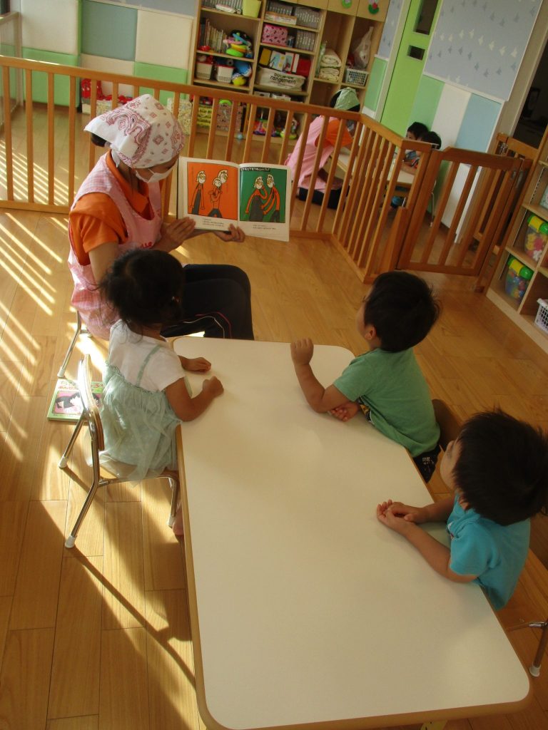 ?絵本読み聞かせプログラム?