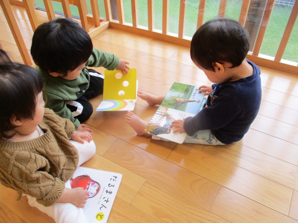 ?絵本読み聞かせプログラム?