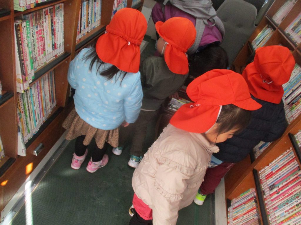 ?絵本読み聞かせプログラム?