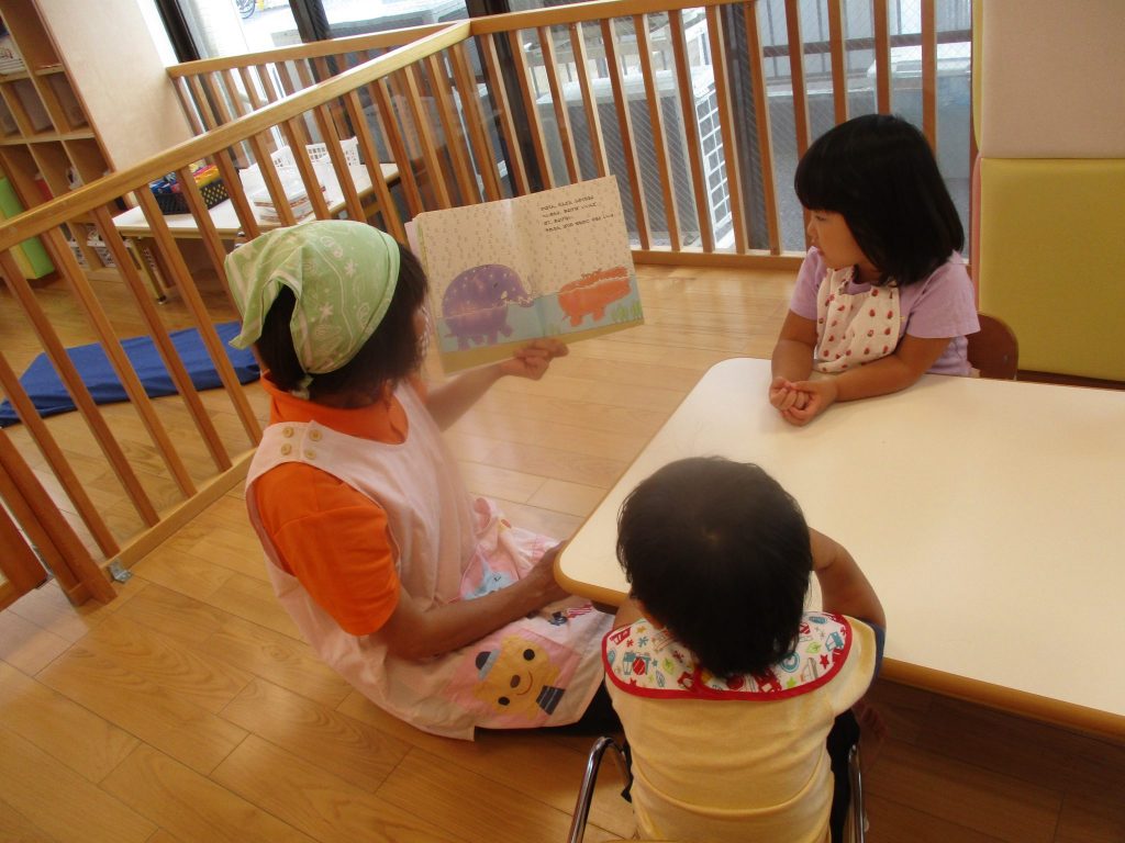 ?絵本読み聞かせプログラム?