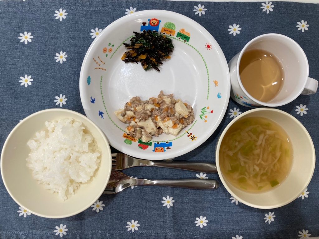 8月19日(土)の給食・おやつ