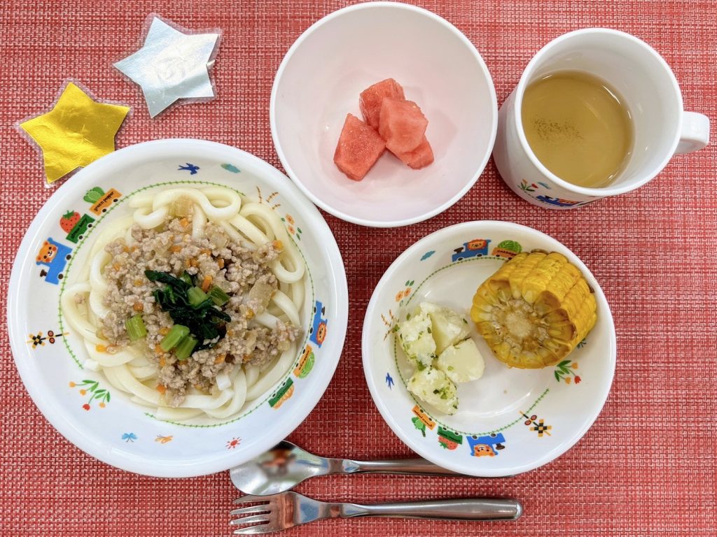 【8月23日㈮の給食・おやつ】誕生日会