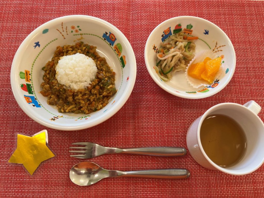 【12月16日㈪の給食・おやつ】