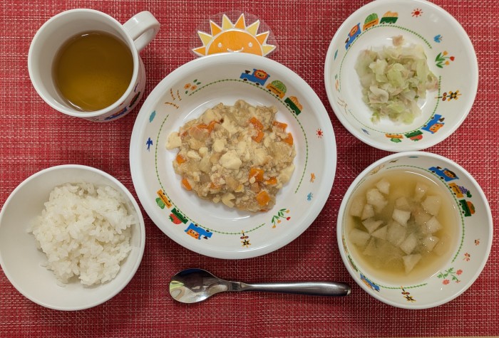 【11月10日㈪の給食・おやつ】