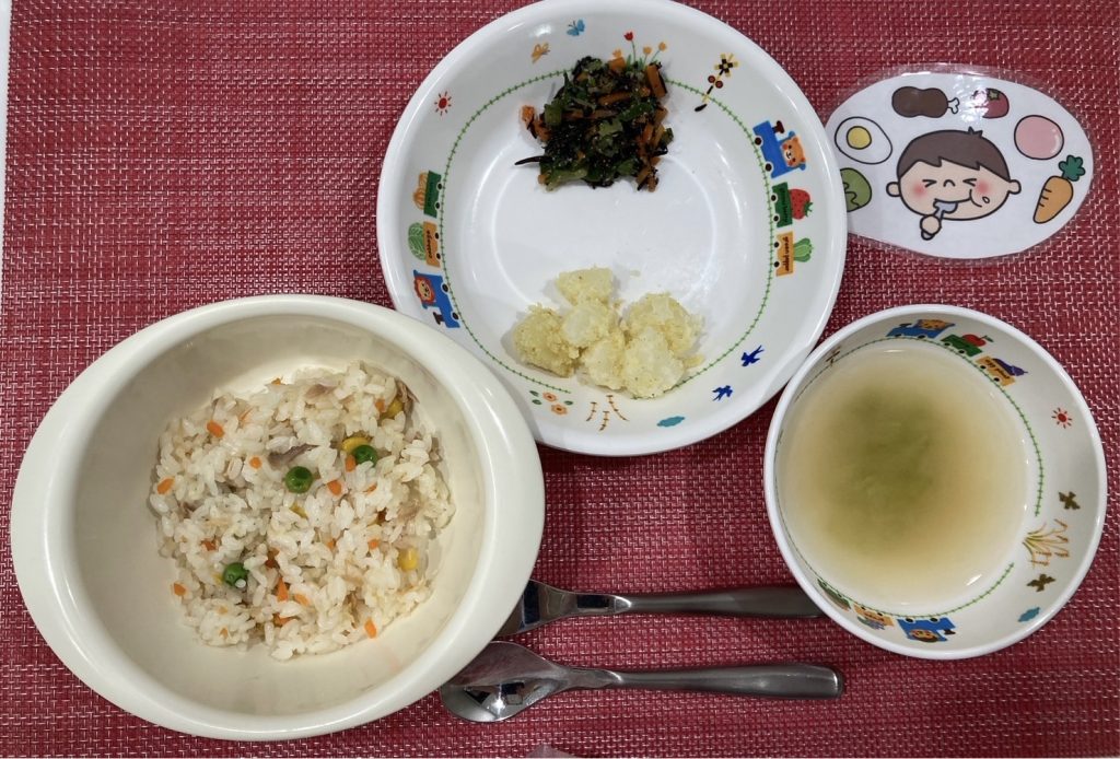 2月24日(土)の給食・おやつ