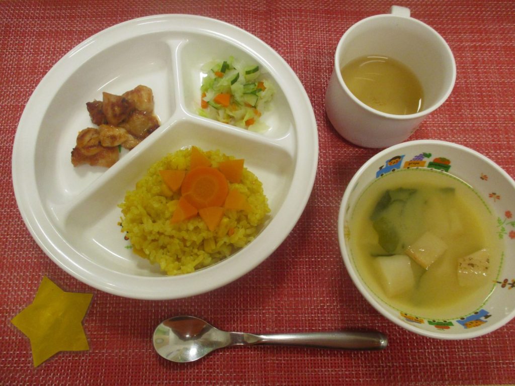 【8月21日㈬の給食・おやつ】