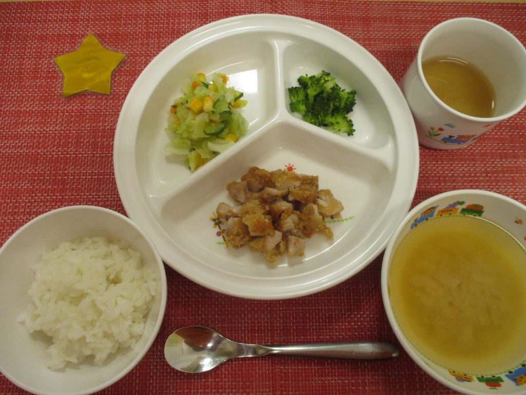 【12月24日㈫の給食・おやつ】