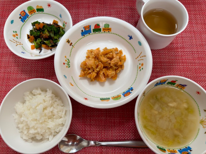 【2月19日㈭の給食・おやつ】