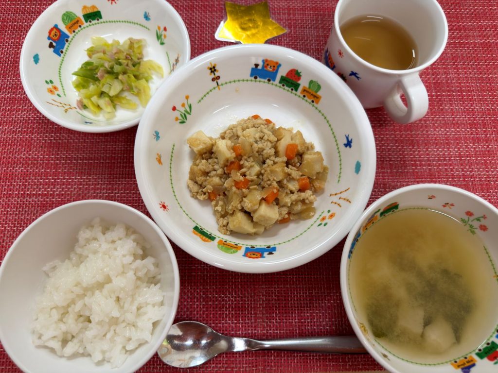 【2月10日㈫の給食・おやつ】