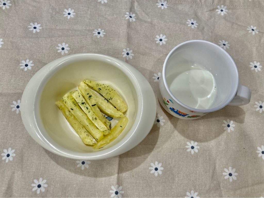 4月27日(木)の給食・おやつ