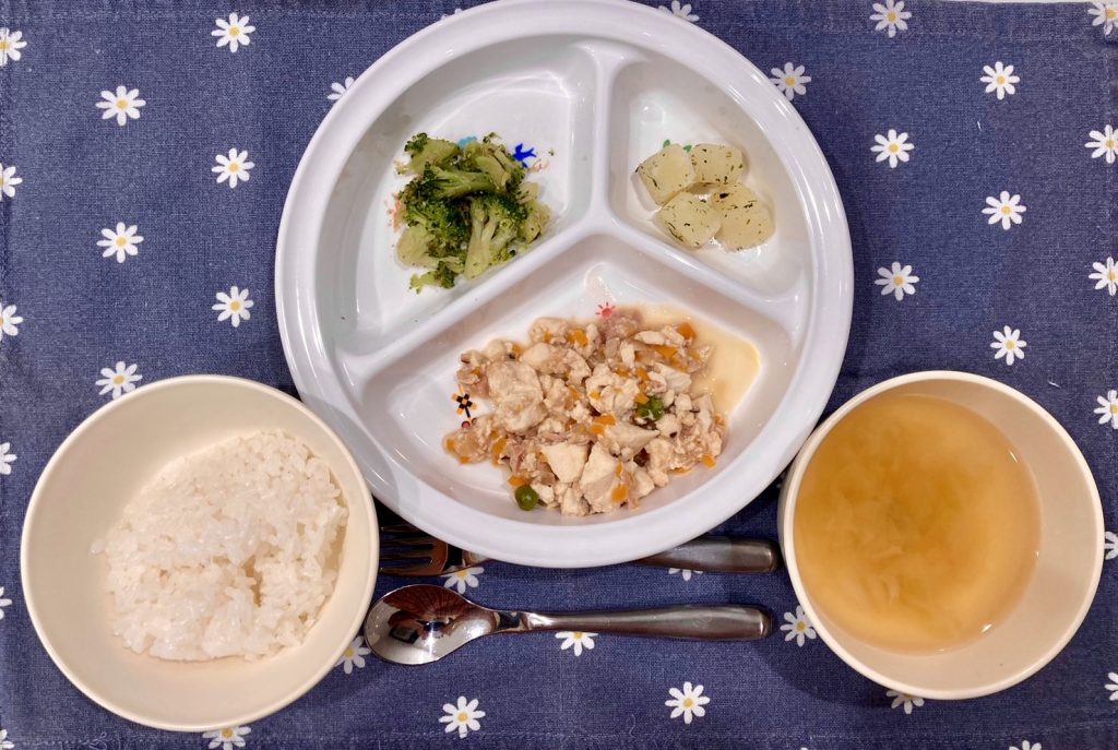 10月2日(月)の給食・おやつ