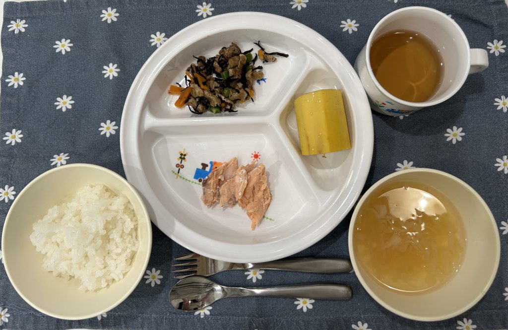 10月18日(水)の給食・おやつ