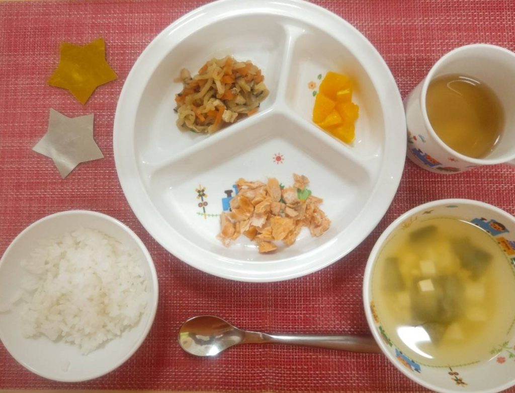 【6月26日㈭の給食・おやつ】