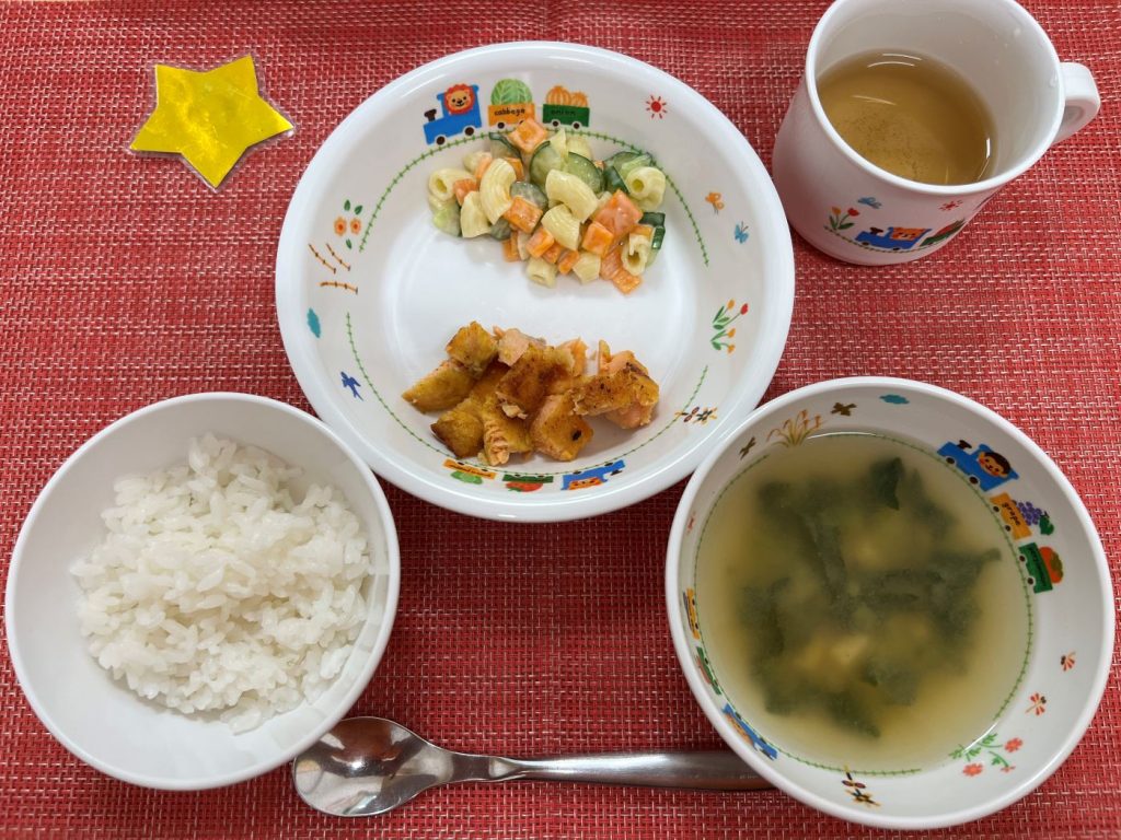 【9月9日㈫の給食・おやつ】