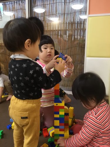 お部屋での様子