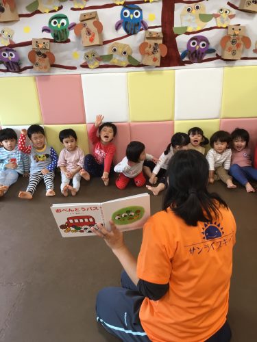 ?絵本の読み聞かせ