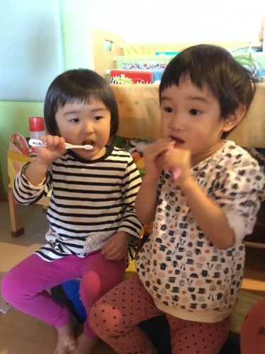 歯みがきシュッシュ♫