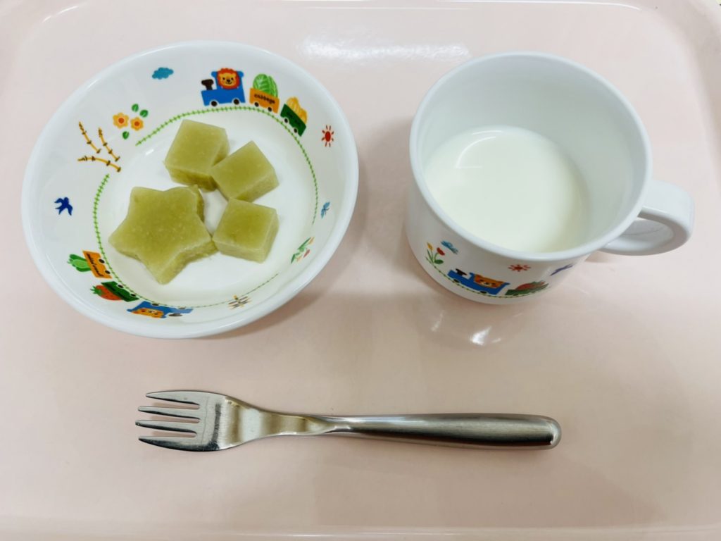 8月1日(火)の給食・おやつ