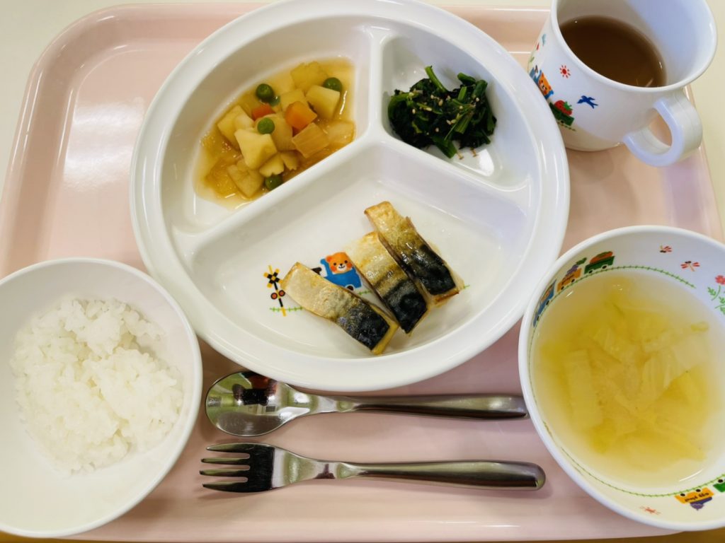 8月19日(土)の給食・おやつ