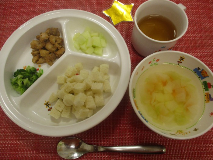 【8月28日㈭の給食・おやつ】