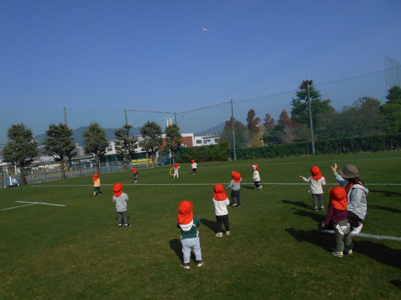 芝生で遊ぼう♪