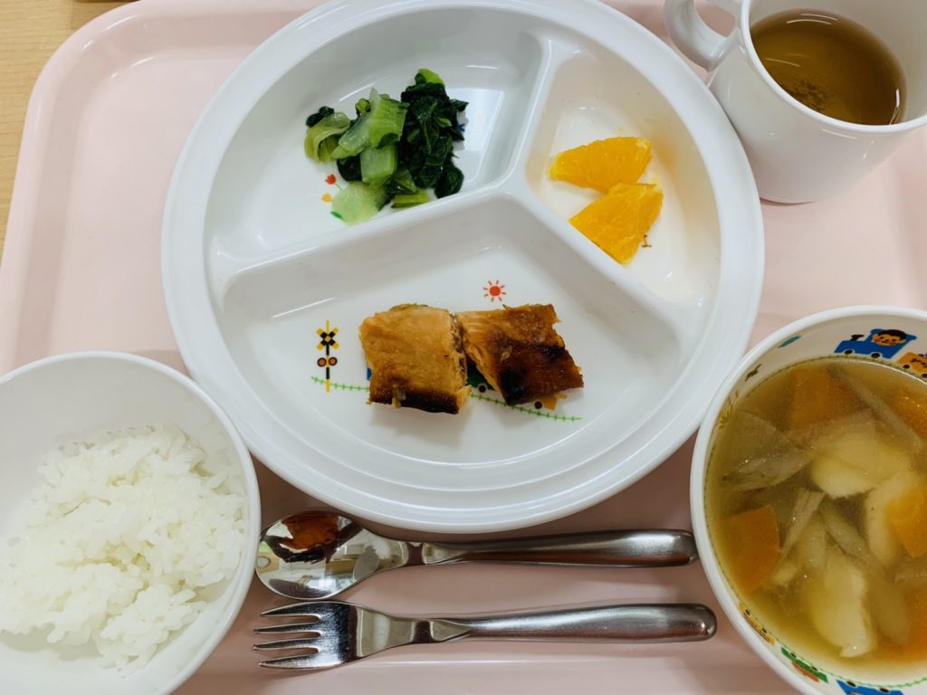 12月27日(火)の給食・おやつ