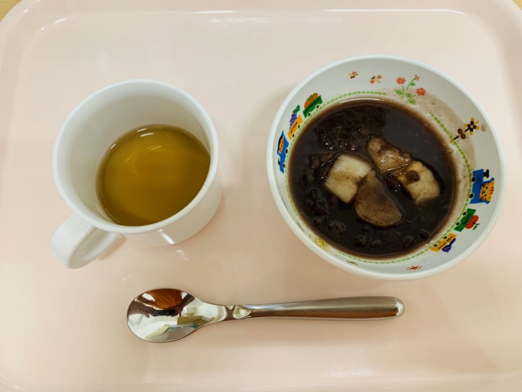 3月4日(土)の給食・おやつ