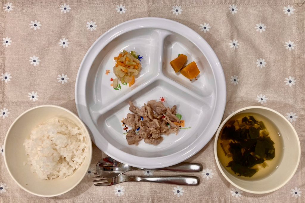 10月3日(火)の給食・おやつ