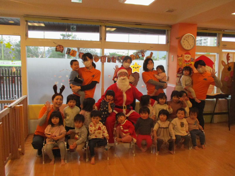 あわてんぼうのサンタクロース♪