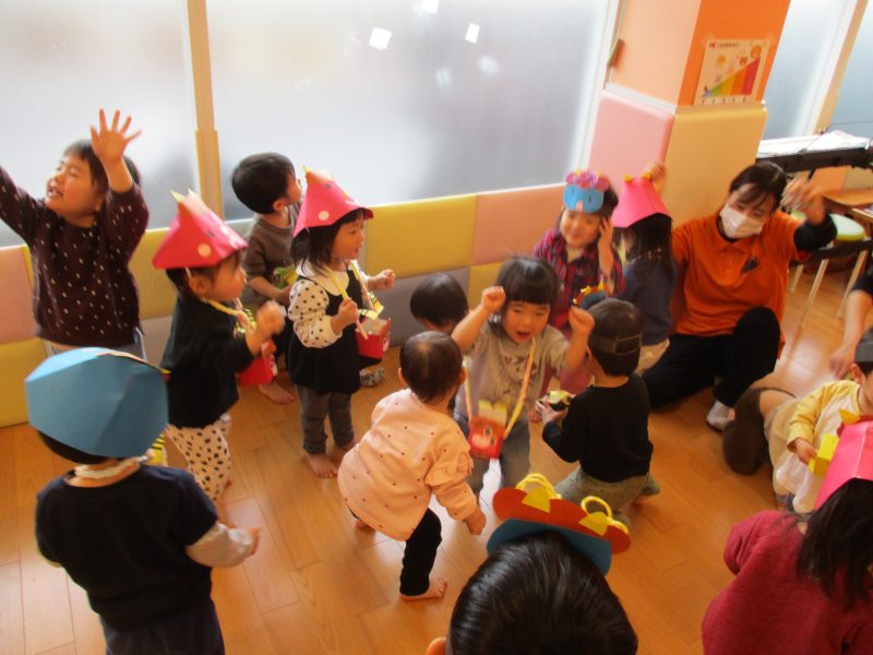 ゆきがふってきた　チャチャチャ♪