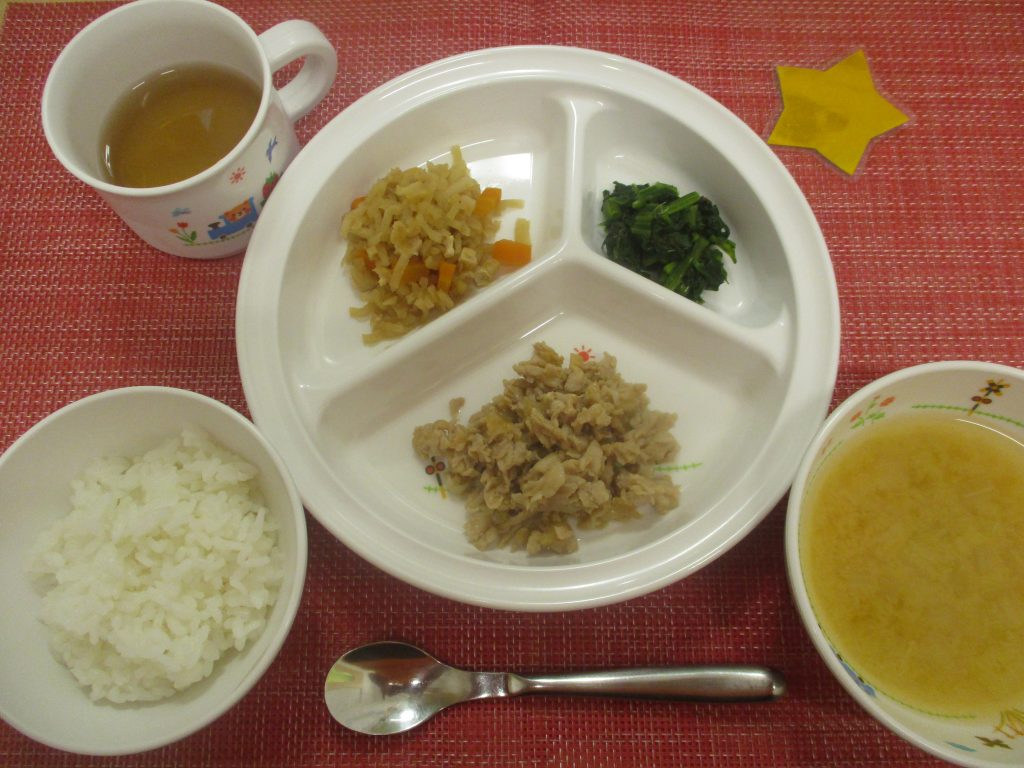 【8月19日㈫の給食・おやつ】
